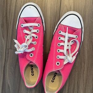 Hot pink Converse